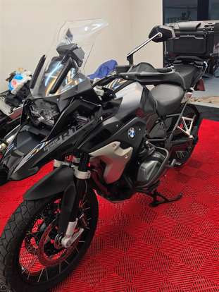 BMW-R 1250 GS TRIPLE BLACK-2021