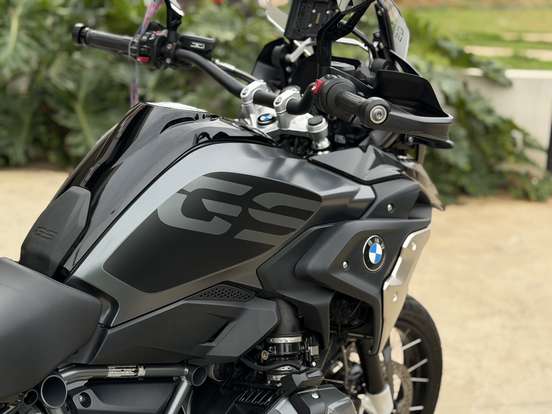 BMW-R 1250 GS PREMIUM TRIPLE BLACK-2023