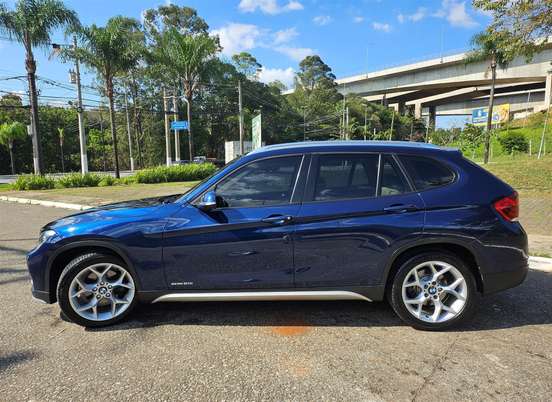 BMW-X1-2.0 16V TURBO ACTIVEFLEX SDRIVE20I X-LINE 4P AUTOMÁTICO BMW-X1-2015