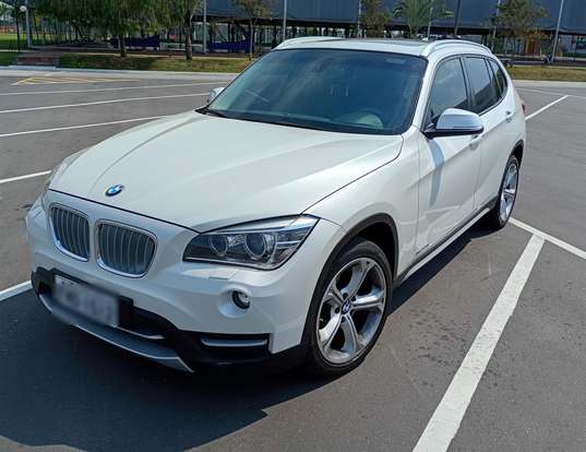 BMW-X1-2013