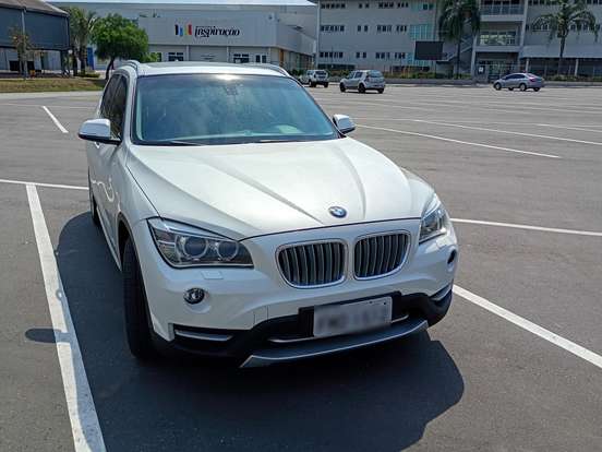 BMW-X1-2.0 16V TURBO GASOLINA SDRIVE20I 4P AUTOMÁTICO BMW-X1-2013