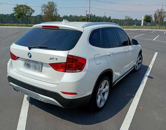 BMW-X1-2013