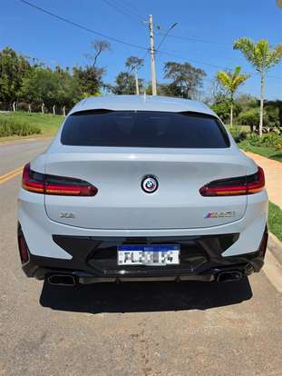BMW-X4-2022