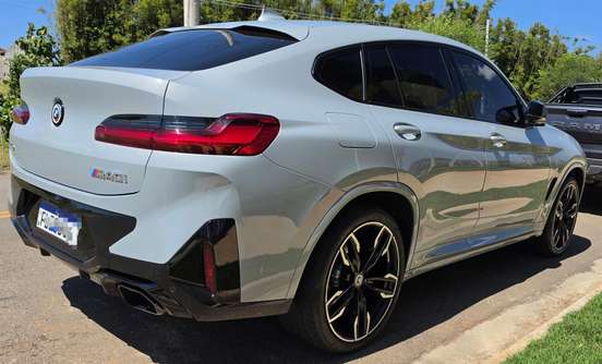 BMW-X4-2022