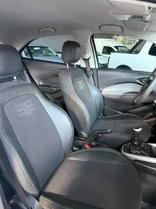CHEVROLET-ONIX-2019