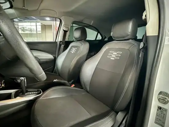 CHEVROLET-ONIX-1.4 MPFI ADVANTAGE 8V FLEX 4P AUTOMÁTICO CHEVROLET-ONIX-2019