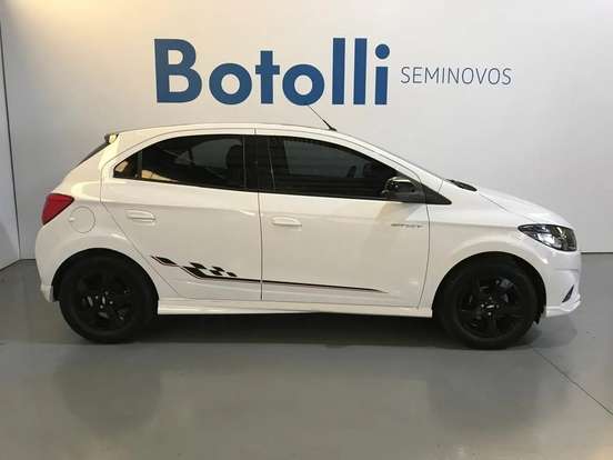 CHEVROLET-ONIX-2018