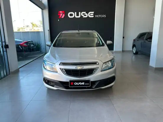 CHEVROLET-PRISMA-2013