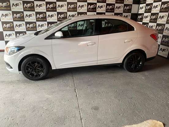 CHEVROLET-PRISMA-2014