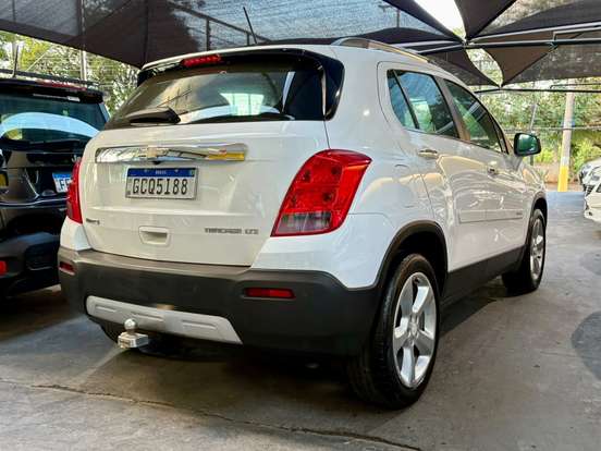 CHEVROLET-TRACKER-2015