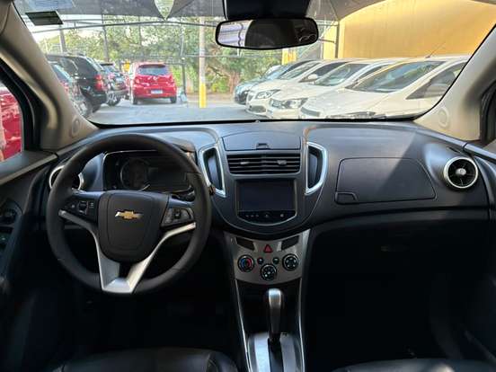 CHEVROLET-TRACKER-2015