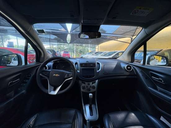 CHEVROLET-TRACKER-2015