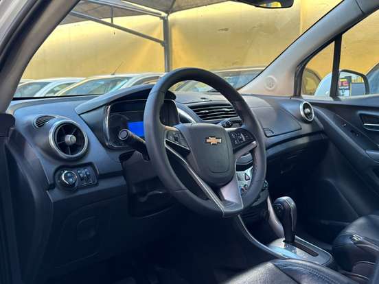 CHEVROLET-TRACKER-2015