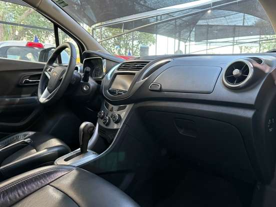 CHEVROLET-TRACKER-2015