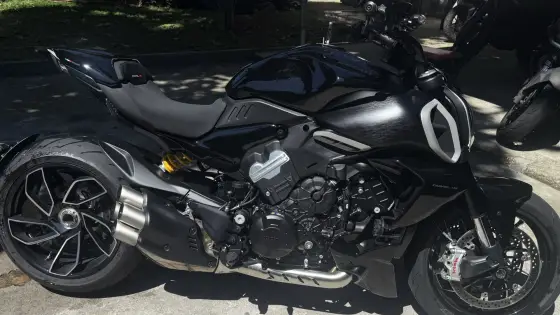 DUCATI DIAVEL V4 