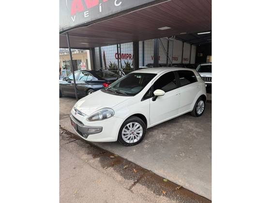 FIAT PUNTO 1.6 ESSENCE 16V FLEX 4P MANUAL