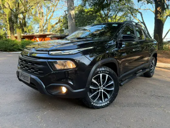 FIAT TORO 2.0 16V TURBO DIESEL ULTRA 4WD AT9 FIAT TORO 2.0 16V TURBO DIESEL ULTRA 4WD AT9