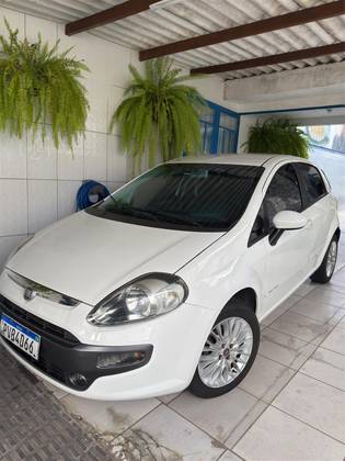FIAT PUNTO 1.6 ESSENCE 16V FLEX 4P MANUAL