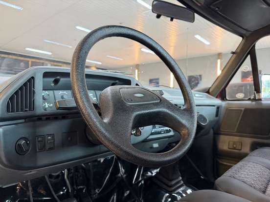 FORD-F-1000-1995