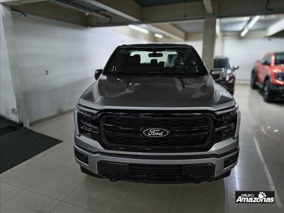 FORD F-150 5.0 V8 GASOLINA CD LARIAT BLACK FX4 AUTOMÁTICO