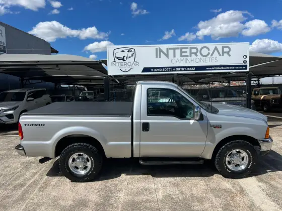 FORD F-250 4.2 XLT 4X2 CS V6 GASOLINA 2P MANUAL FORD F-250 4.2 XLT 4X2 CS V6 GASOLINA 2P MANUAL