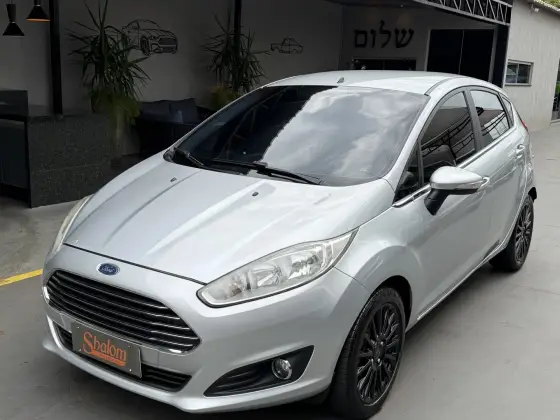 FORD FIESTA 1.6 SE HATCH 16V FLEX 4P POWERSHIFT