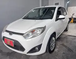 FORD FIESTA 1.0 ROCAM SE 8V FLEX 4P MANUAL FORD FIESTA 1.0 ROCAM SE 8V FLEX 4P MANUAL