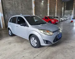 FORD FIESTA 1.0 ROCAM SE 8V FLEX 4P MANUAL FORD FIESTA 1.0 ROCAM SE 8V FLEX 4P MANUAL