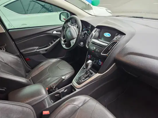 FORD-FOCUS-2.0 SE PLUS 16V FLEX 4P POWERSHIFT FORD-FOCUS-2016