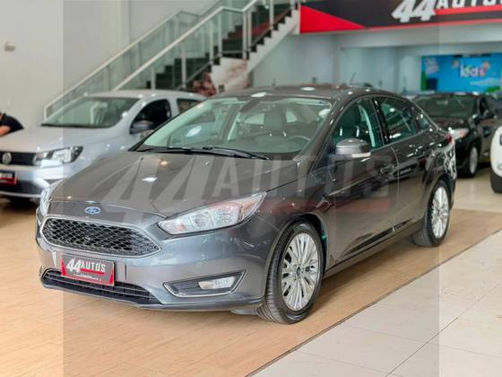 FORD FOCUS 2.0 SE PLUS FASTBACK 16V FLEX 4P POWERSHIFT