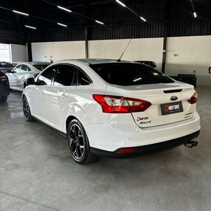 FORD-FOCUS-2014