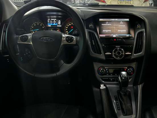 FORD-FOCUS-2.0 TITANIUM SEDAN 16V FLEX 4P AUTOMÁTICO FORD-FOCUS-2014