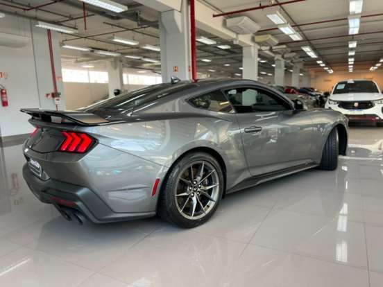 FORD-MUSTANG-2025