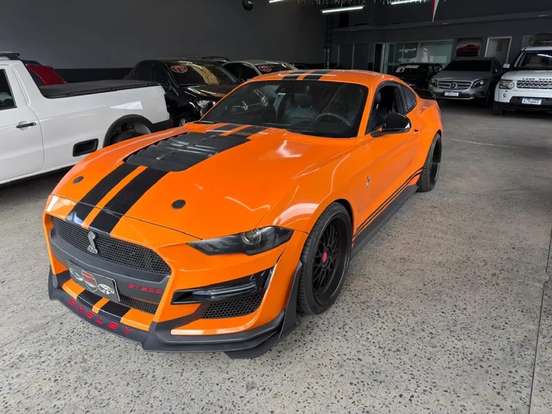FORD-MUSTANG-2018