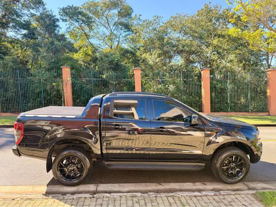 FORD RANGER 2.2 BLACK 4X2 CD 16V DIESEL 4P AUTOMÁTICO