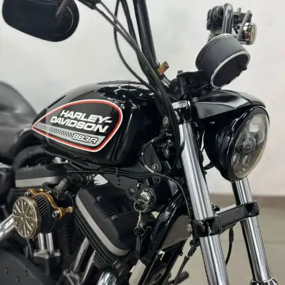 HARLEY-DAVIDSON-SPORTSTER XL 883 R-2011
