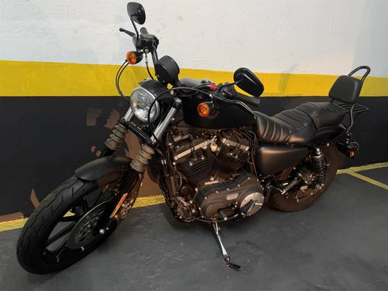 HARLEY-DAVIDSON SPORTSTER IRON 883 