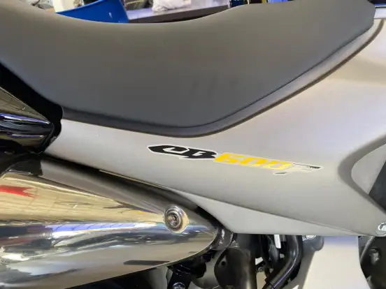 HONDA-CB 600F HORNET HONDA-CB 600F HORNET-2005