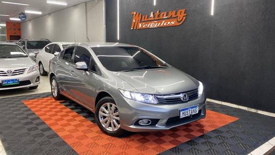 HONDA CIVIC 1.8 LXS 16V FLEX 4P AUTOMÁTICO