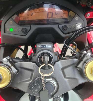 HONDA-CBR 600F-2011