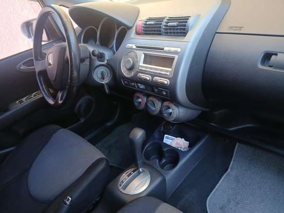 HONDA-FIT-2006