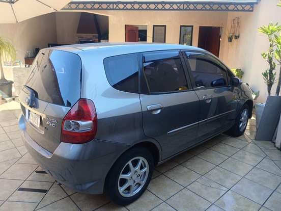 HONDA-FIT-2006