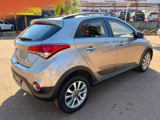 HYUNDAI-HB20X-2017