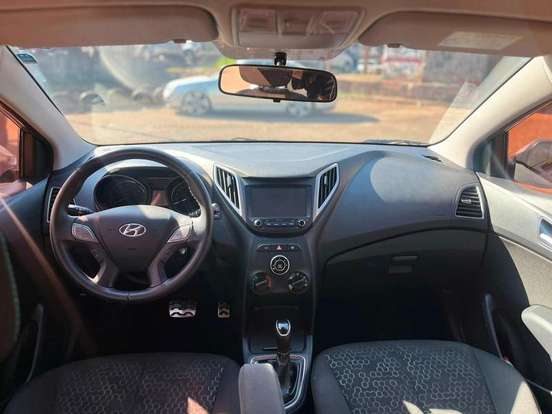 HYUNDAI-HB20X-2017