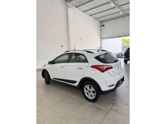 HYUNDAI-HB20X-1.6 16V STYLE FLEX 4P AUTOMÁTICO HYUNDAI-HB20X-2014