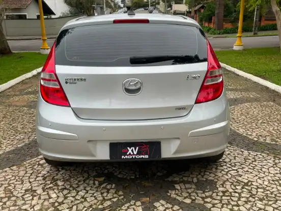 HYUNDAI-I30-2.0 MPFI GLS 16V GASOLINA 4P AUTOMÁTICO HYUNDAI-I30-2011