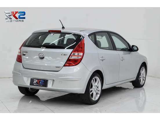 HYUNDAI-I30-2.0 MPFI GLS 16V GASOLINA 4P AUTOMÁTICO HYUNDAI-I30-2011