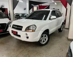 HYUNDAI TUCSON 2.0 MPFI GLS 16V 143CV 2WD FLEX 4P AUTOMÁTICO HYUNDAI TUCSON 2.0 MPFI GLS 16V 143CV 2WD FLEX 4P AUTOMÁTICO