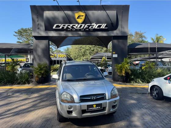 HYUNDAI TUCSON 2.0 MPFI GL 16V 142CV 2WD GASOLINA 4P AUTOMÁTICO