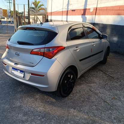 HYUNDAI-HB20-2017